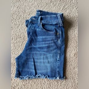 Woman’s Ariat Jean Shorts  28 R Boyfriend High Rise